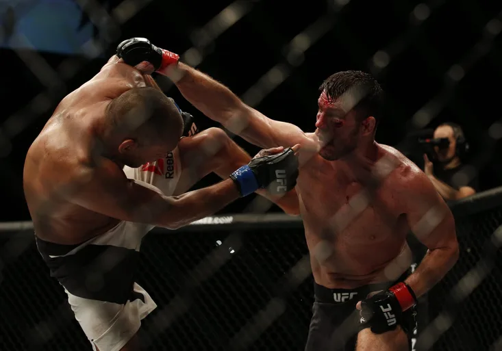 Reklama na špičkové MMA! Jak Bisping obhájil titul proti legendě Hendovi?