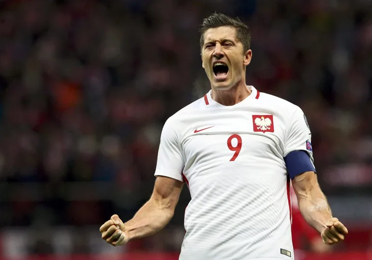 Polák Glik zase čaroval. Neuvěříte, jaký si dal gól. Kanón Lewandowski nasázel hattrick