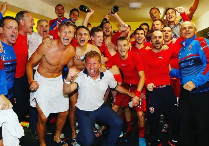 Velká paráda! Lvíčata jsou na EURU! Jak slavila v kabině?