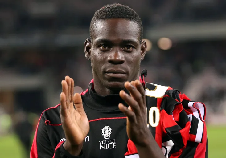 Bláznivý Mario Balotelli si nedá pokoj. Co provedl agentovi s jeho luxusním vozem Bentley?