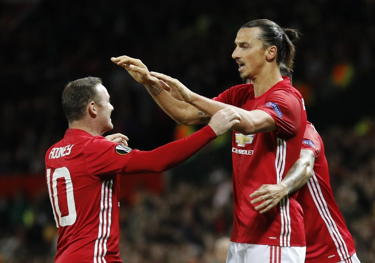 Šťastný gól Zlatana ukončil trápení United. Jak Rooney pobavil asistencí sezony?