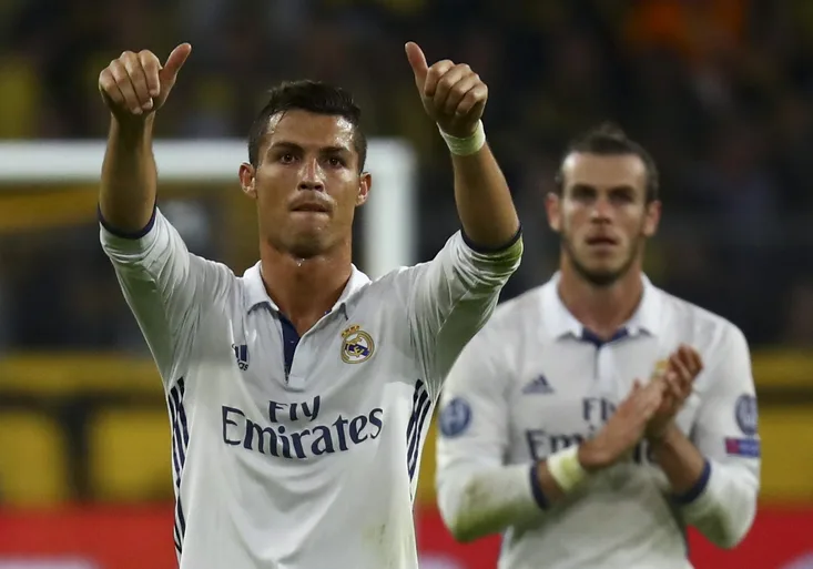Usmíření? Ronaldo si plácl po gólu se Zidanem. Real ale nevyhrál. Kdo mu to překazil?