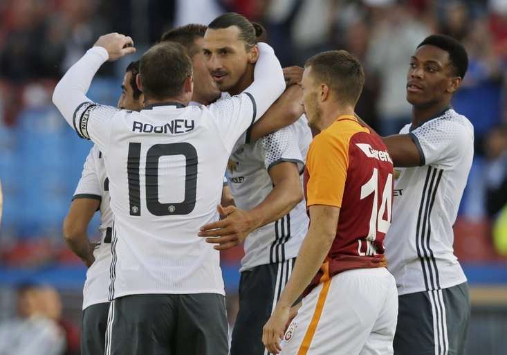 ZLATAN je prostě ĎÁBEL. Jeho první gól za Manchester United nemohl být úžasnější!
