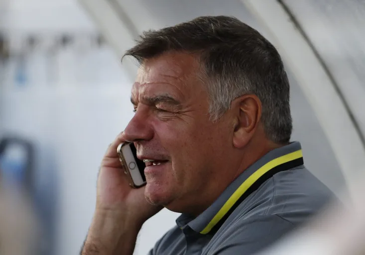 Nový manažer Anglie? Big Sam! Ten, co vyhrál irskou ligu a pařil v baru!