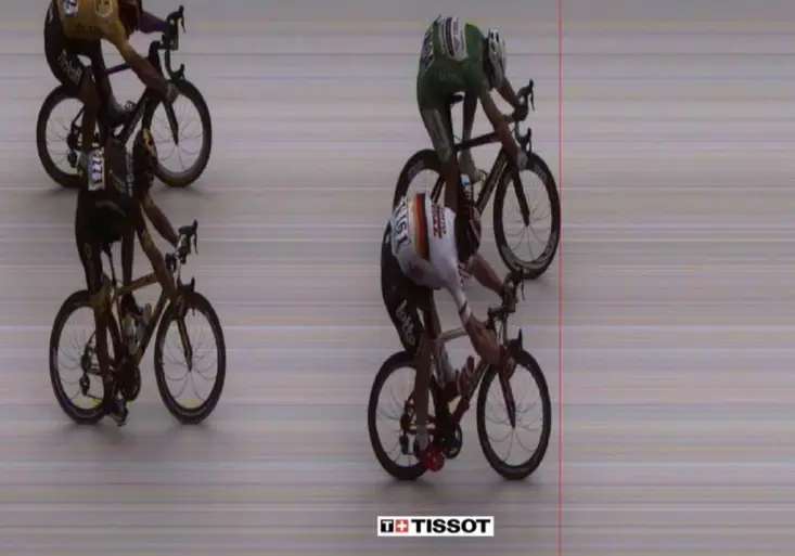 Drama na Tour de France! Cavendish vyhrál o centimetry. „Žlutý“ Sagan není Copperfield