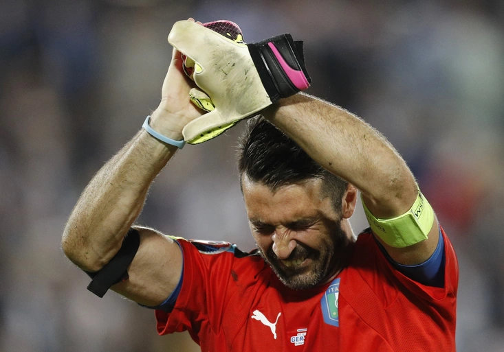 Buffonův příběh nekončí! Jak zklamaná legenda objímala italské fanoušky?