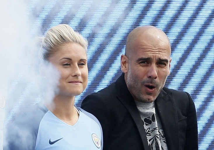 Musím hráče nakopat do zadku! Guardiola bavil Citizens! Co řekl o Messim?
