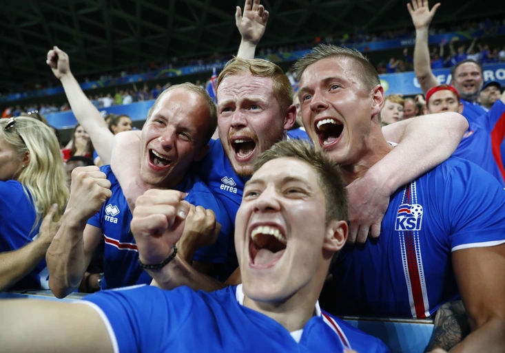 Nejšílenější sázka fotbalového EURA! Bude muset Francouz obeplavat celý Island?