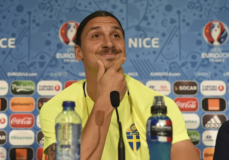 Zlatan potvrdil, že bude hrát za Manchester United! Kdo se na něj těší a kdo už míň?