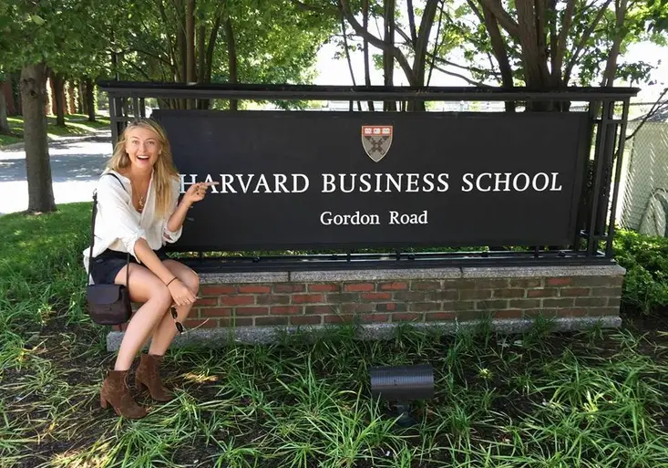 Šarapovová využije dopingový trest ke studiu. Zapsala se na Harvard!