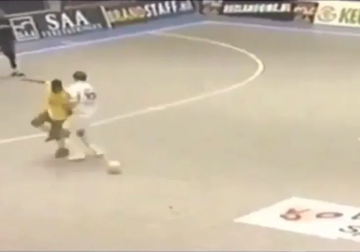 To je na konec kariéry! Nebo už jste viděli trojité housle za 10 vteřin?