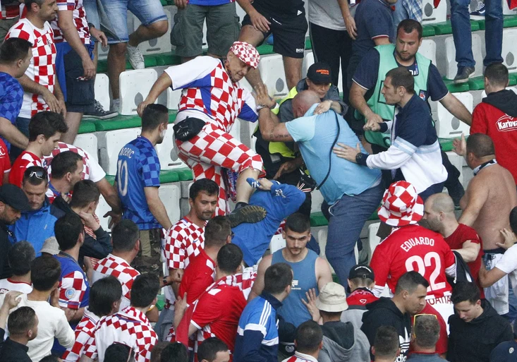 PROČ? Chorvatští chuligáni protestovali proti svazu. Jste teroristi, vzkázal trenér Čačič