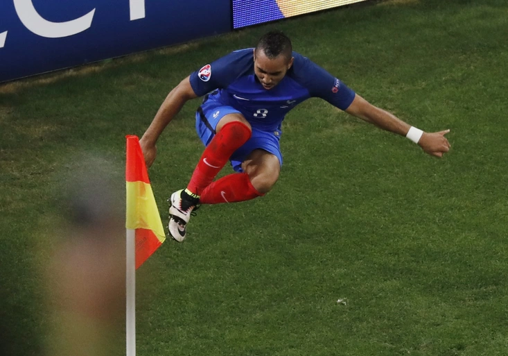 Výhru „last minute“ nad Albánií zařídili Griezmann a Payet. Za co to schytal francouzský trenér?