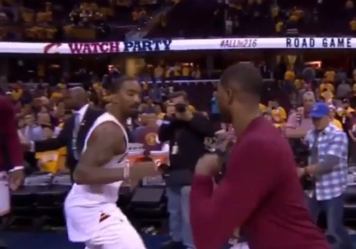 Cleveland s LeBronem jede! I díky tomuto nevšednímu rituálu?