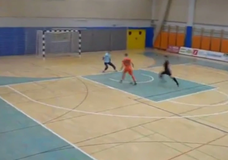 Futsalová ultraparáda jako z cirkusu, mladíček si zahrál na Ricardinha!