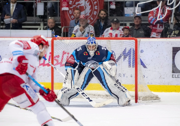 Finále extraligy: Třinec musí zapracovat na přesilových hrách, Liberec upřednostňuje přihrávky