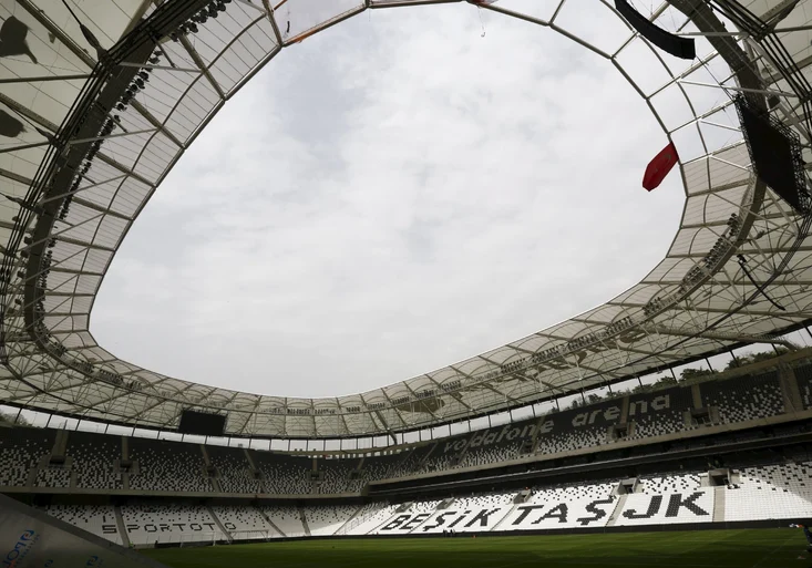 Besiktas si rozmazluje fanoušky. Neuvěříte, co mají v sedačkách na zbrusu novém stadionu!