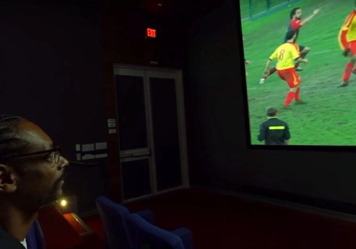 VIDEO: Dokonalý zážitek ze sledování fotbalu? Jedině se Snoop Doggem!