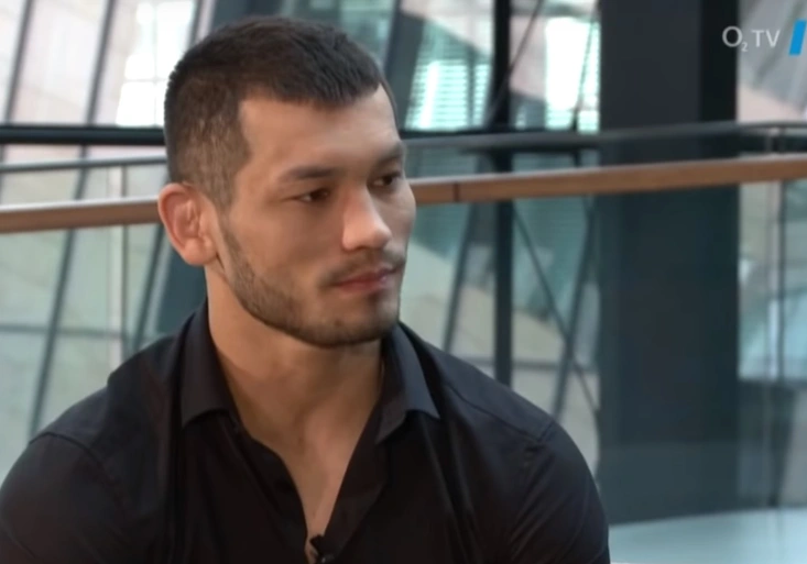 VIDEO: Muradov hostem České uličky: Mayweathera respektuji, ale jako on žít nechci