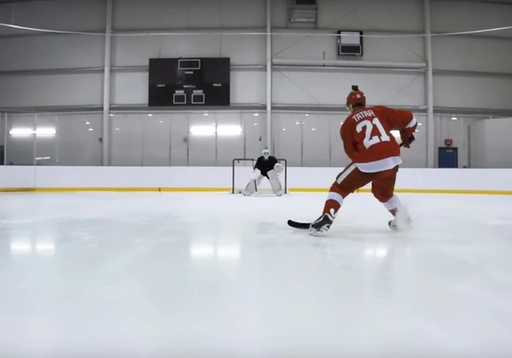 NHL After Dark: Dívají se na mě jako na Maďara, svěřuje se Tatar v dalším povedeném videu