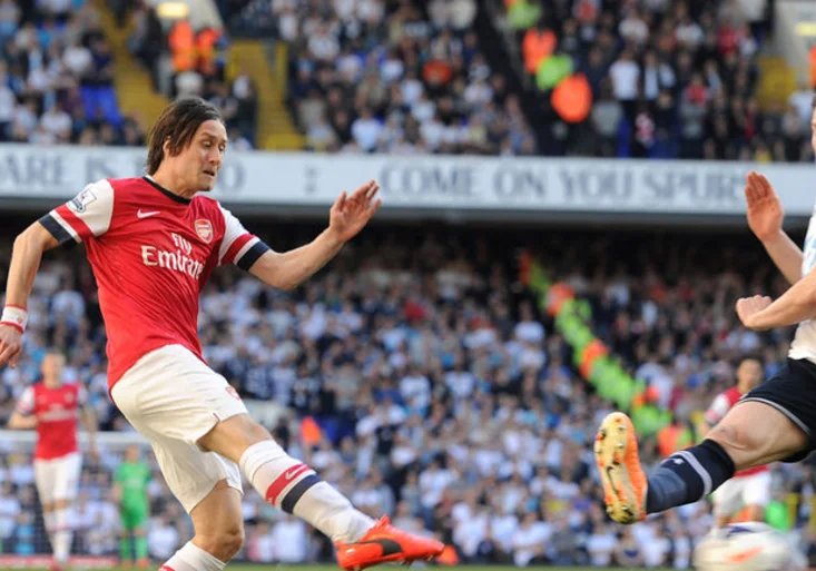 Takhle se na Tottenham musí! Vzpomínáte na úžasnou trefu Tomáše Rosického?