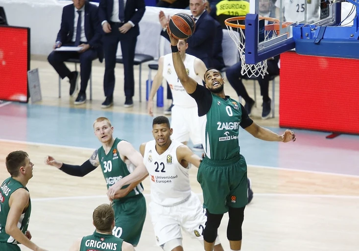 Euroliga: složení play-off je kompletní, padl triple double a Fenerbahce má rekord