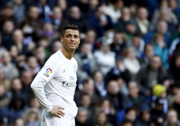 VIDEO: Ronaldo v koncovce selhal, Real v derby padl. Přihrál Barceloně titul?