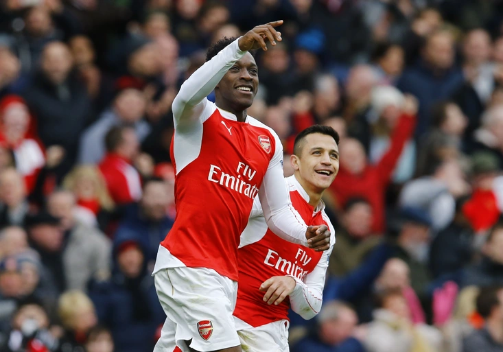 Welbeck přišel po 10 měsících a vrátil Arsenal do boje o titul. Jak sestřelil vedoucí Leicester?