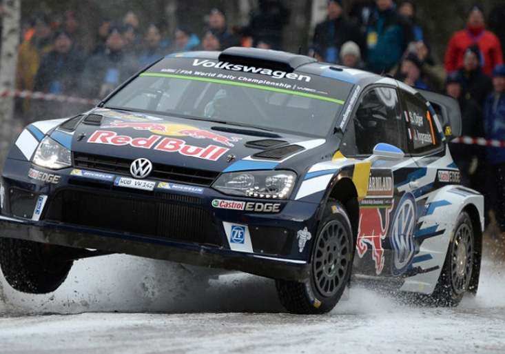 Švédská rallye odstartovala i přes nepřízeň počasí. Vede suverén Ogier. Sledujte přímé přenosy na O2 Sport!