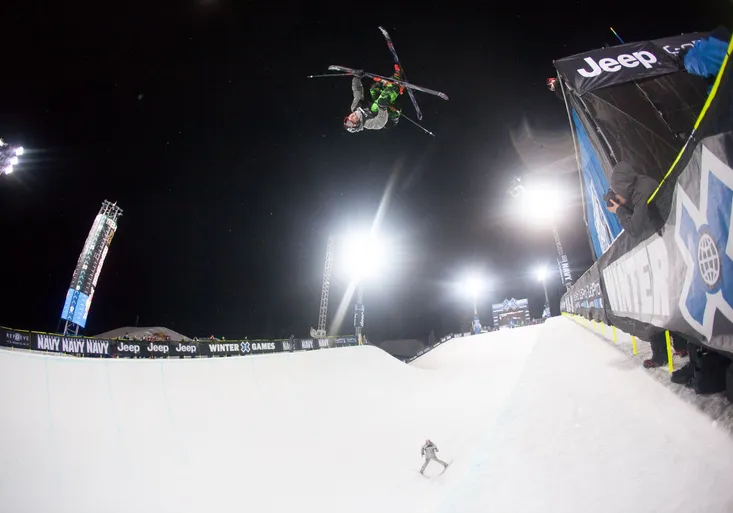 X Games: Těšte se na závod akrobatických lyžařů na U-rampě i s olympijským vítězem Davidem Wisem!