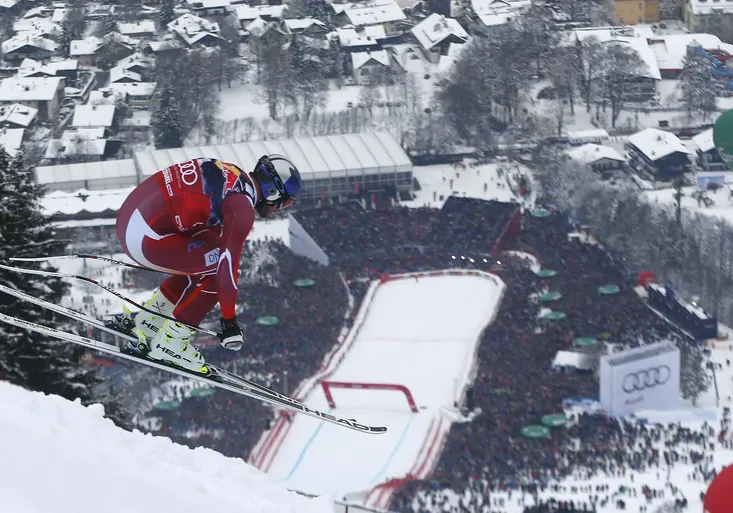 Brutální Hahnenkamm. V kotrmelcích skončil i norský favorit Svindal. Kdo projel krkolomnou sjezdovkou nejlépe?