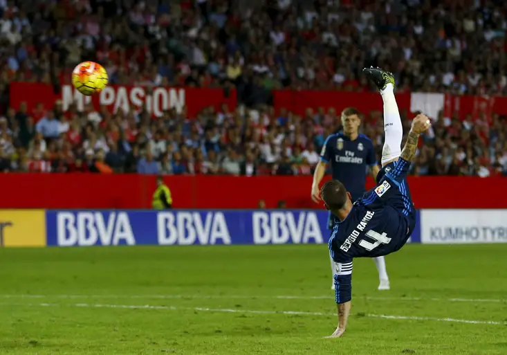 Penalta do nebe? Zapomeňte! Sergio Ramos vstřelil Seville nádherný gól nůžkami