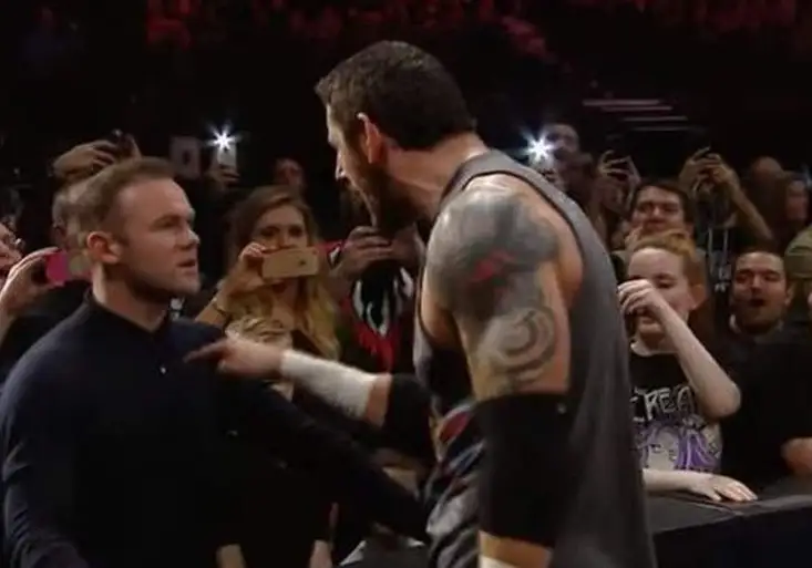 Jak Rooney zničil wrestlera: Padla facka a dvoumetrový chasník šel k zemi!