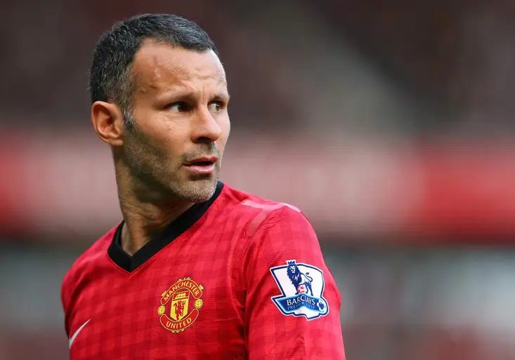 Anglické fotbalové hvězdy mají srdce na správném místě! Giggs a Neville nabídli squatterům střechu nad hlavou