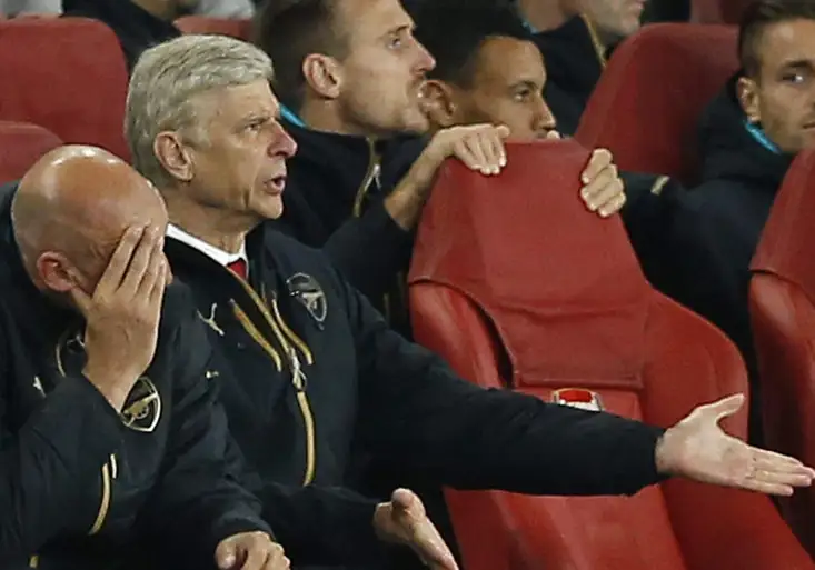Podrážděného Arséna Wengera čeká další těžká zkouška. Do Londýna přijede Manchester United!