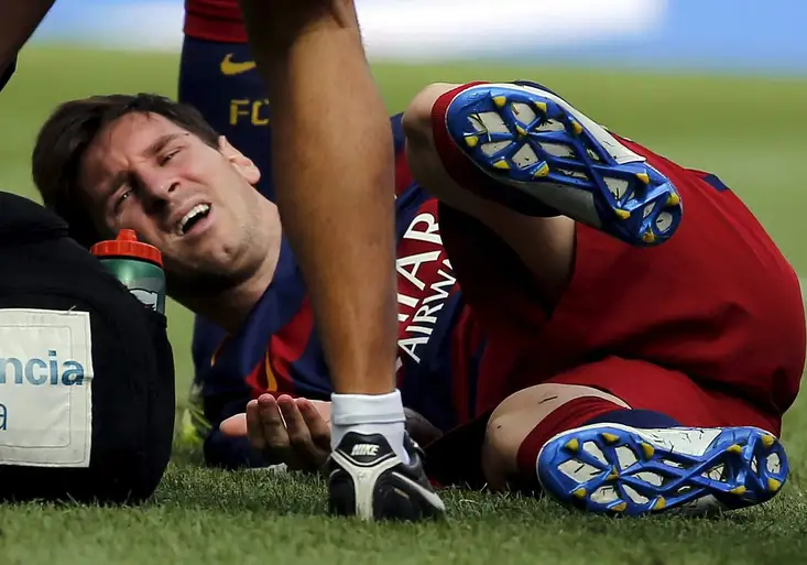 Z Barcelony zbyla jen polovina, Messi se proti Las Palmas zranil. Co se mu přihodilo a jak dlouho bude chybět?