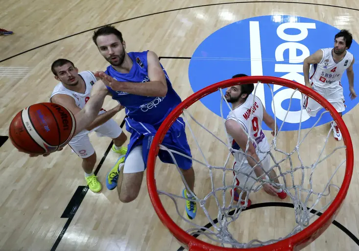 Čeští basketbalisté podlehli Itálii. Přiblíží si sen o Riu v zápase proti Lotyšsku?