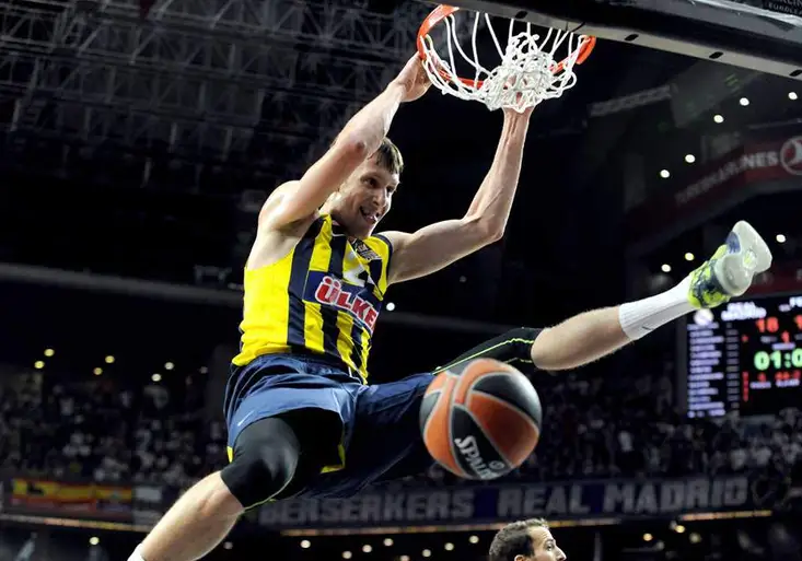 Basketbalisté na Euru zašlapali Estonce do palubovky. Řádil hvězdný Veselý