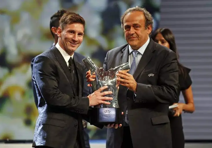 Messi byl nejlepším hráčem minulé sezony podle UEFA. Dal i nejkrásnější gól