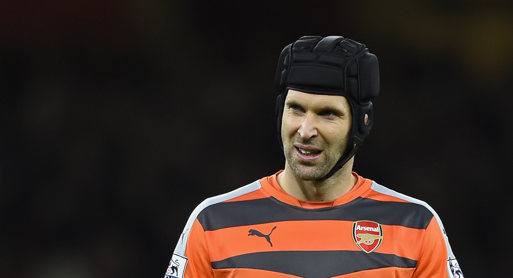 Football Soccer - Arsenal v Manchester City - Barclays Premier League - Emirates Stadium - 21/12/15 Arsenal's Petr Cech Reuters / Dylan Martinez Livepic EDITORIAL USE ONLY. No use with unauthorized audio, video, data, fixture lists, club/league logos or "live" services. Online in-match use limited to 45 images, no video emulation. No use in betting, games or single club/league/player publications. Please contact your account representative for further details.