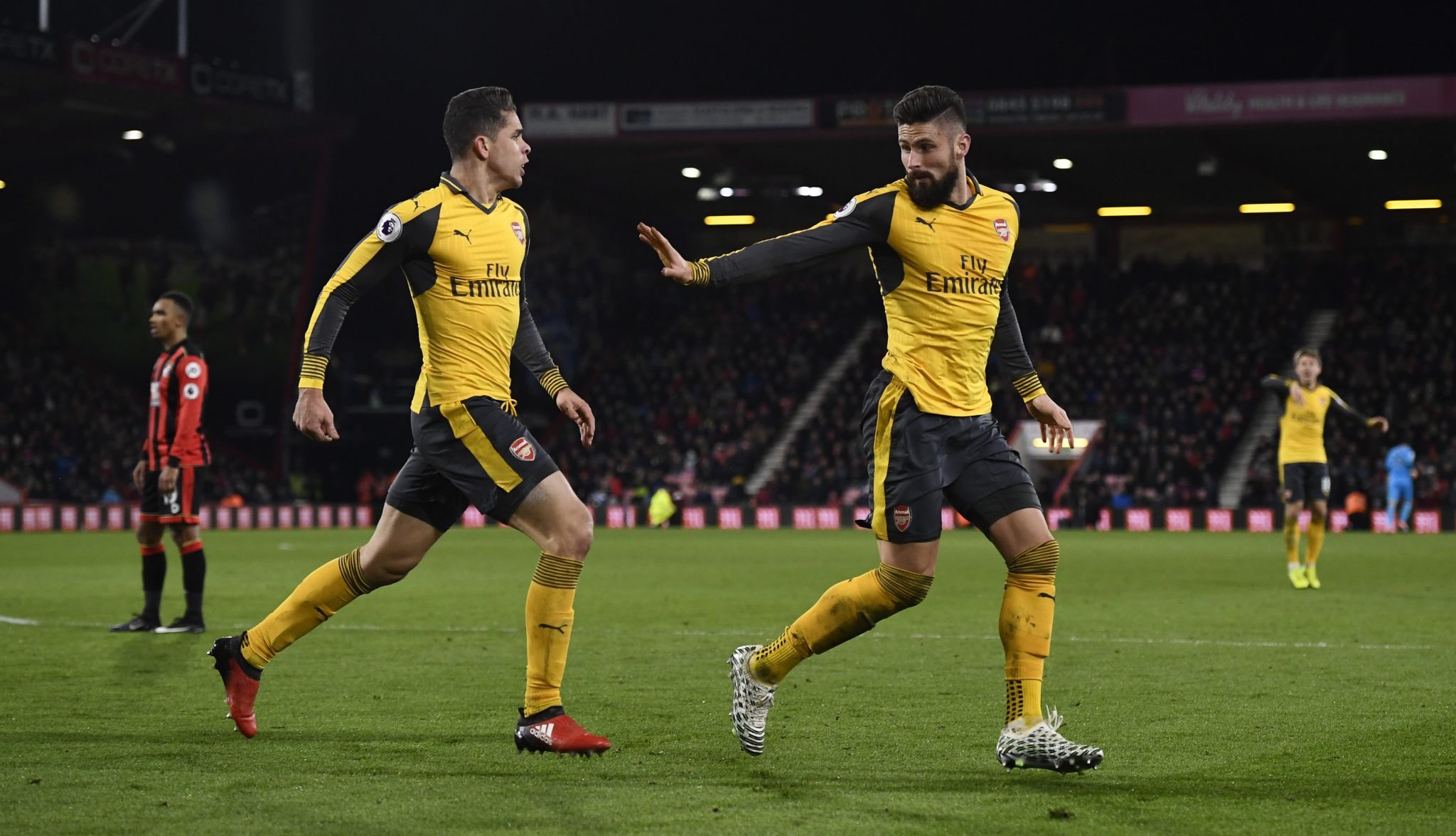 Olivier Giroud a Gabriel (Arsenal)