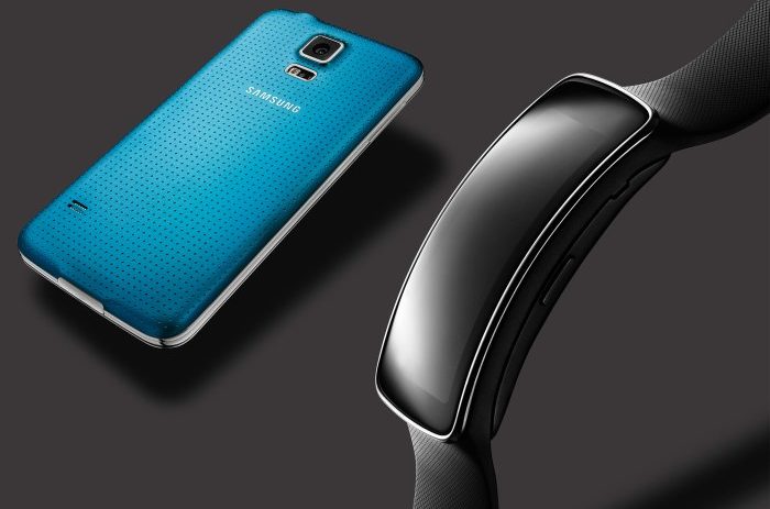 Ozvěny MWC: Samsung překvapil fitness hodinkami Gear Fit