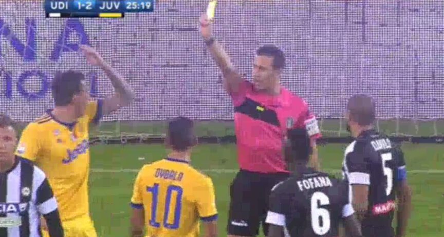 Mandžukič z Juventusu se zapsal do dějin! Za tři vteřiny stihl dvě žluté karty a šel ven!
