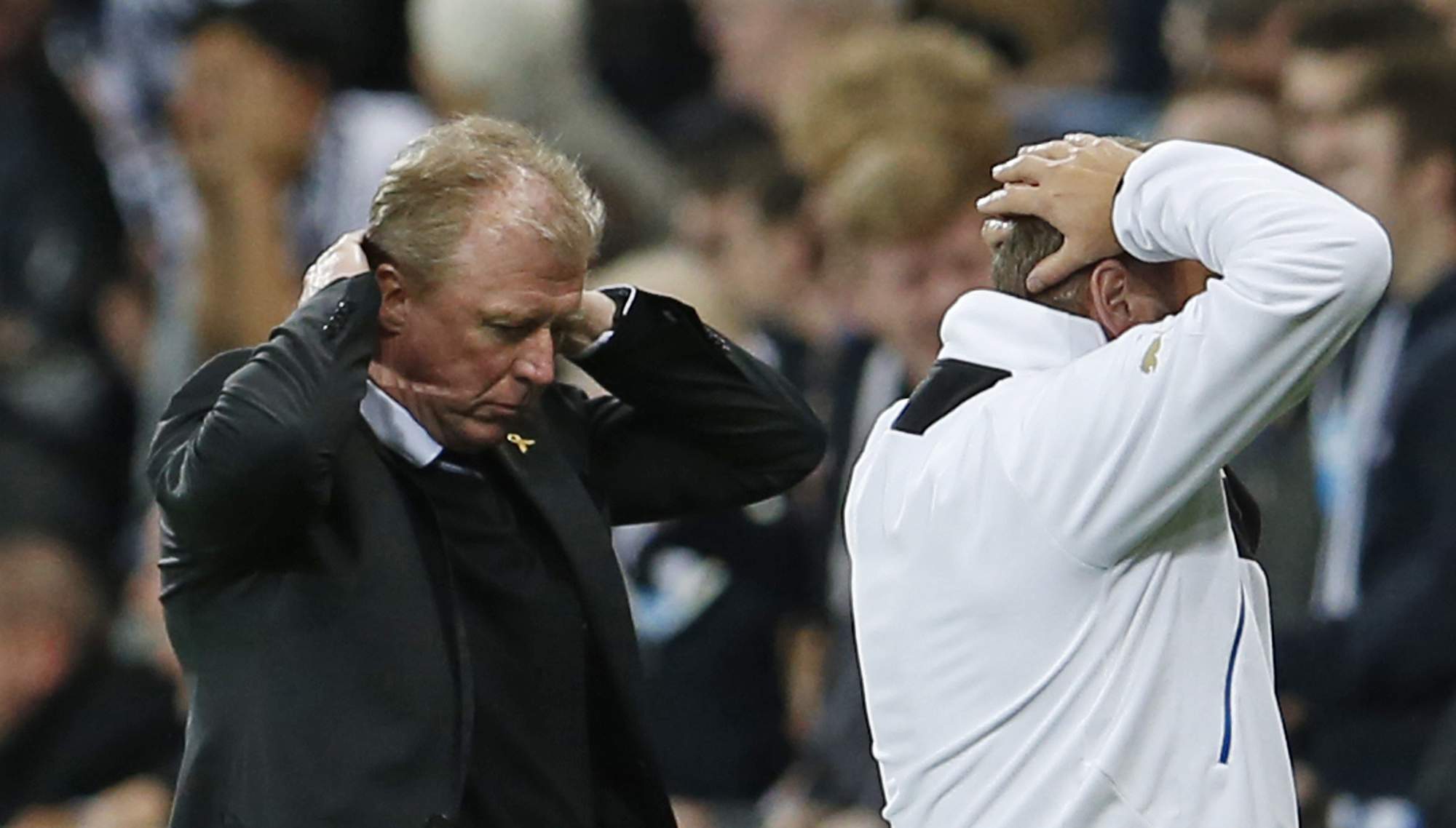 Football - Newcastle United v Sheffield Wednesday - Capital One Cup Third Round - St James' Park - 23/9/15 Newcastle United manager Steve McClaren looks dejected with assistant manager Paul Simpson Action Images via Reuters / Lee Smith Livepic EDITORIAL USE ONLY. No use with unauthorized audio, video, data, fixture lists, club/league logos or "live" services. Online in-match use limited to 45 images, no video emulation. No use in betting, games or single club/league/player publications.  Please contact your account representative for further details.