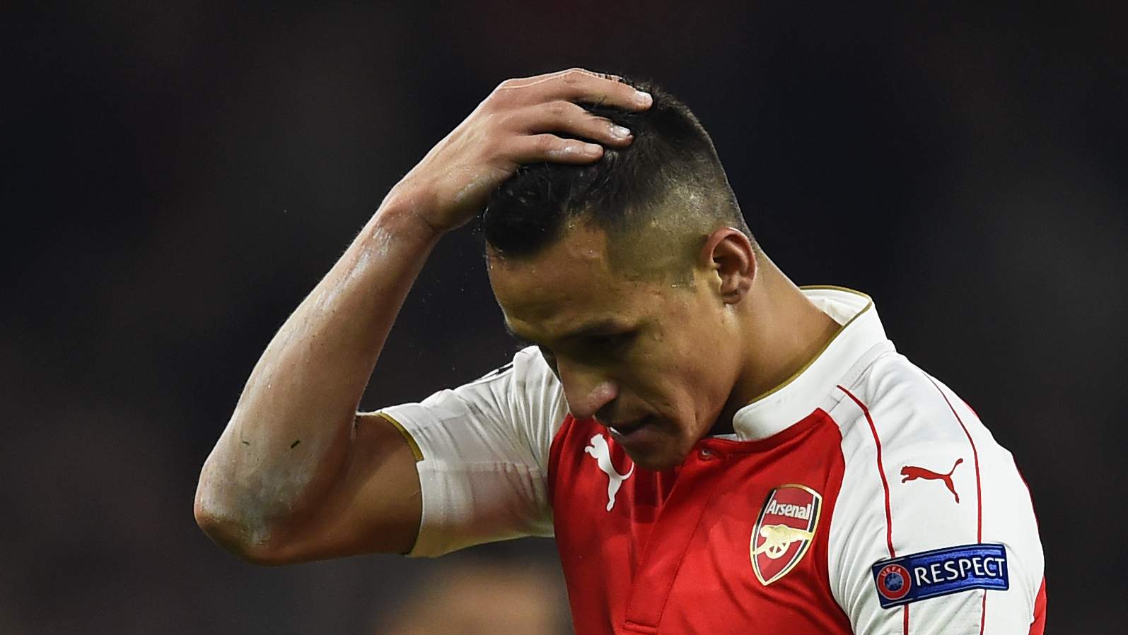 Football - Arsenal v Bayern Munich - UEFA Champions League Group Stage - Group F - Emirates Stadium, London, England - 20/10/15 Arsenal's Alexis Sanchez looks dejected Reuters / Dylan Martinez Livepic EDITORIAL USE ONLY.