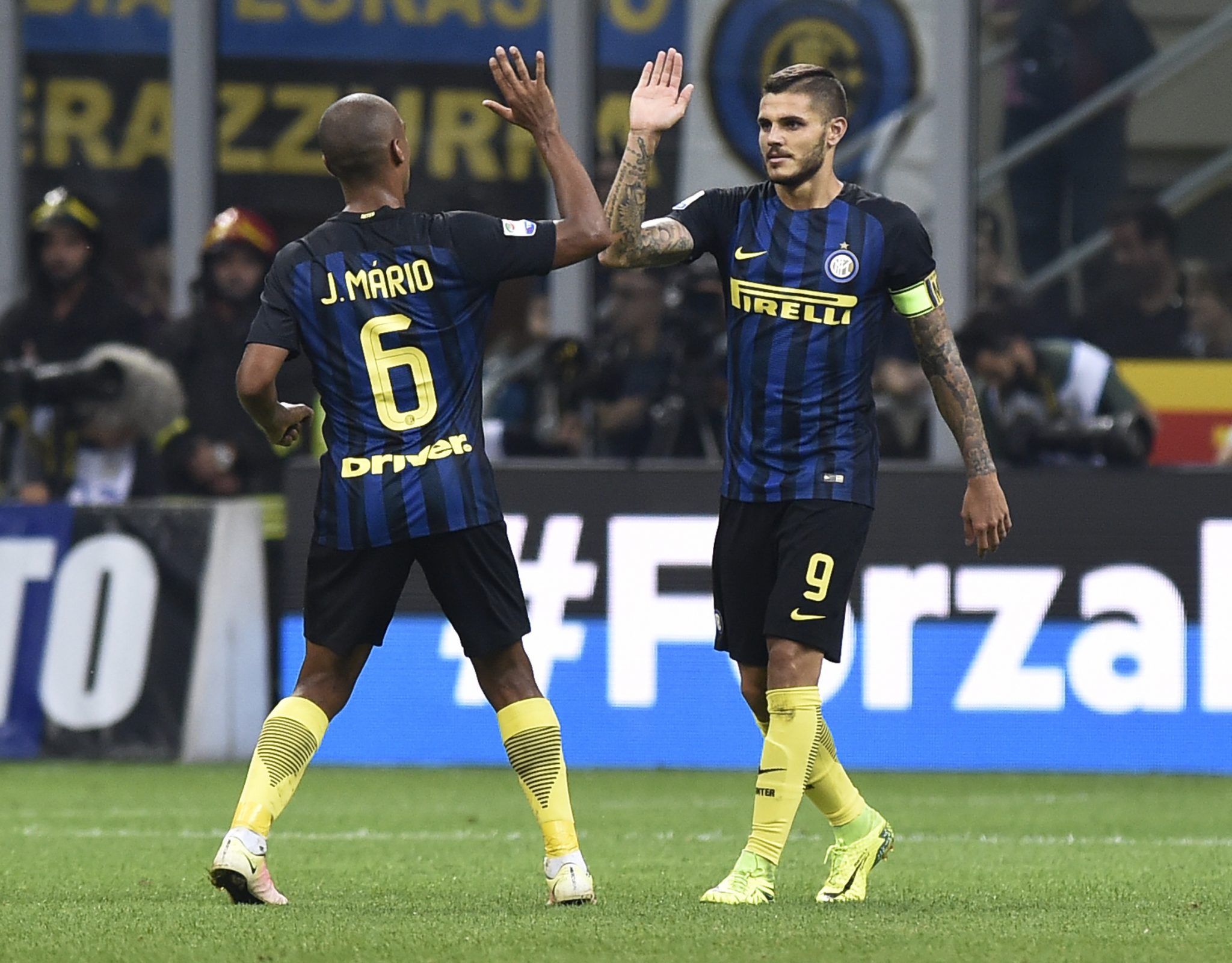 Inter Milán - Juventus: Joao Mario, Mauro Icardi