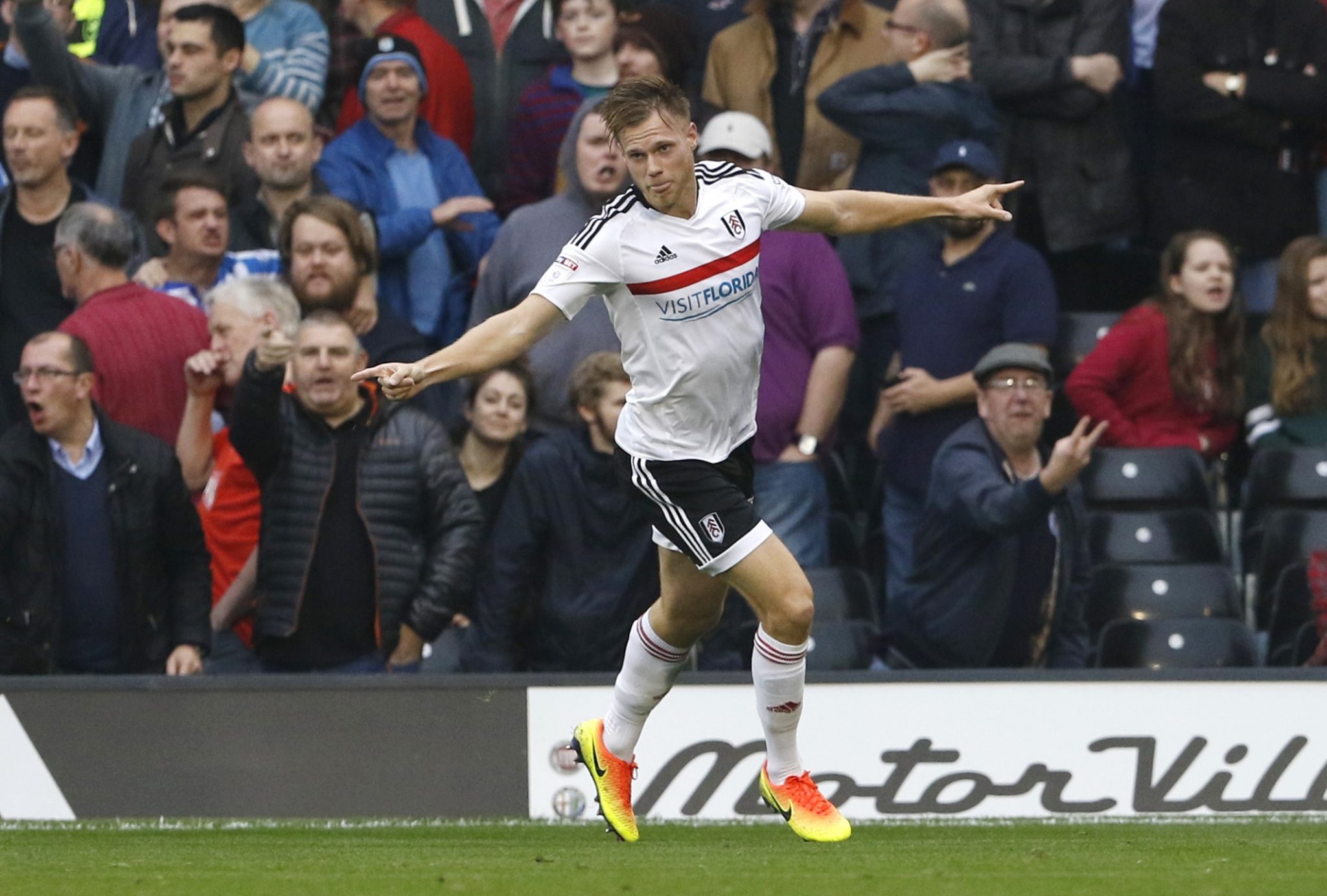 Tomáš Kalas se raduje z prvního gólu v dresu Fulhamu