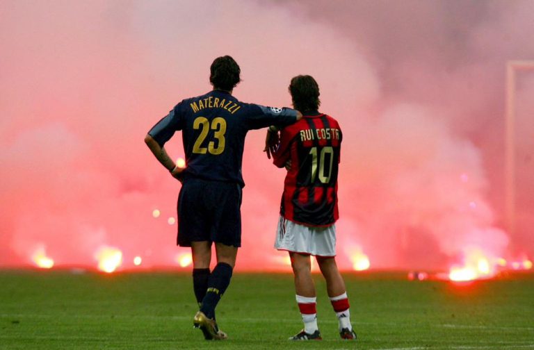 Marco Materazzi, Rui Costa (derby Inter - AC Milan). Foto: reddit.com